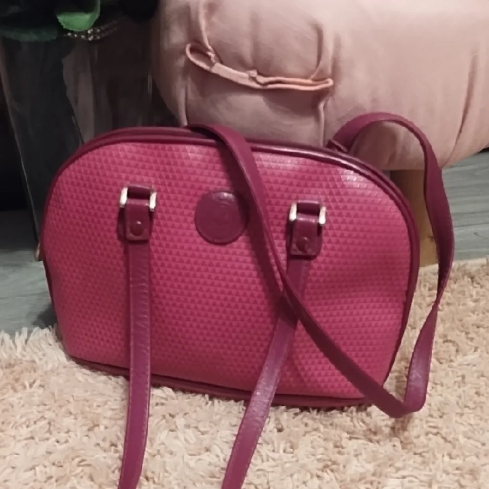 Liz Claiborne Raspberry Satchel Authentic - Picture 1 of 4
